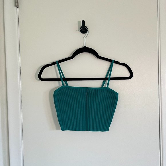 BABATON (Aritzia) Sculpt Knit Cami Cropped Tank - Picture 1 of 4